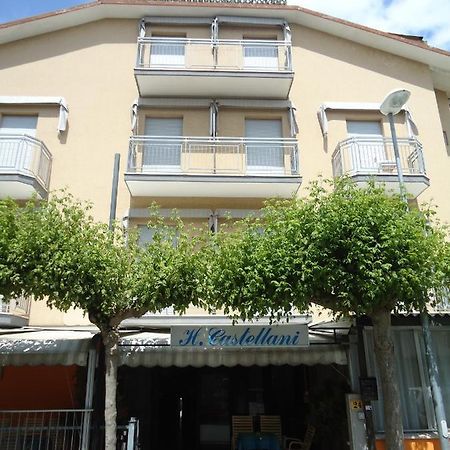Hotel Castellani Римини Екстериор снимка