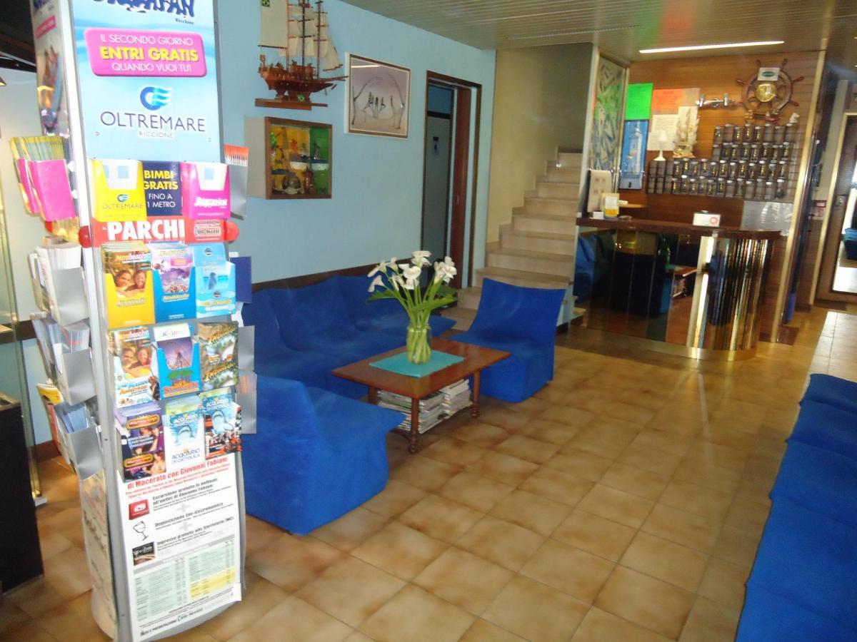 Hotel Castellani Римини Екстериор снимка